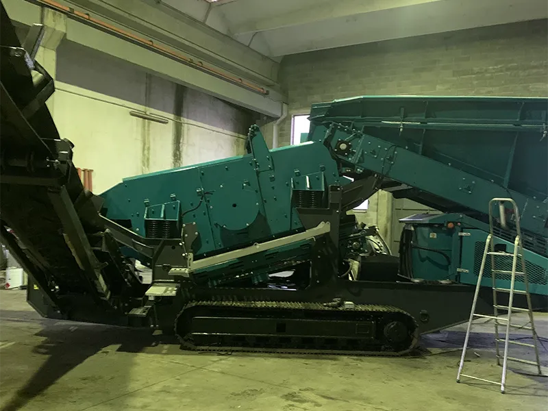 macchinario-edile-pesante-in-riparazione