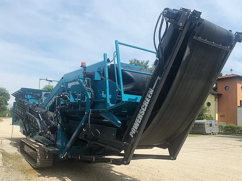 macchinario-per-filtrazione-terra-in-cantiere